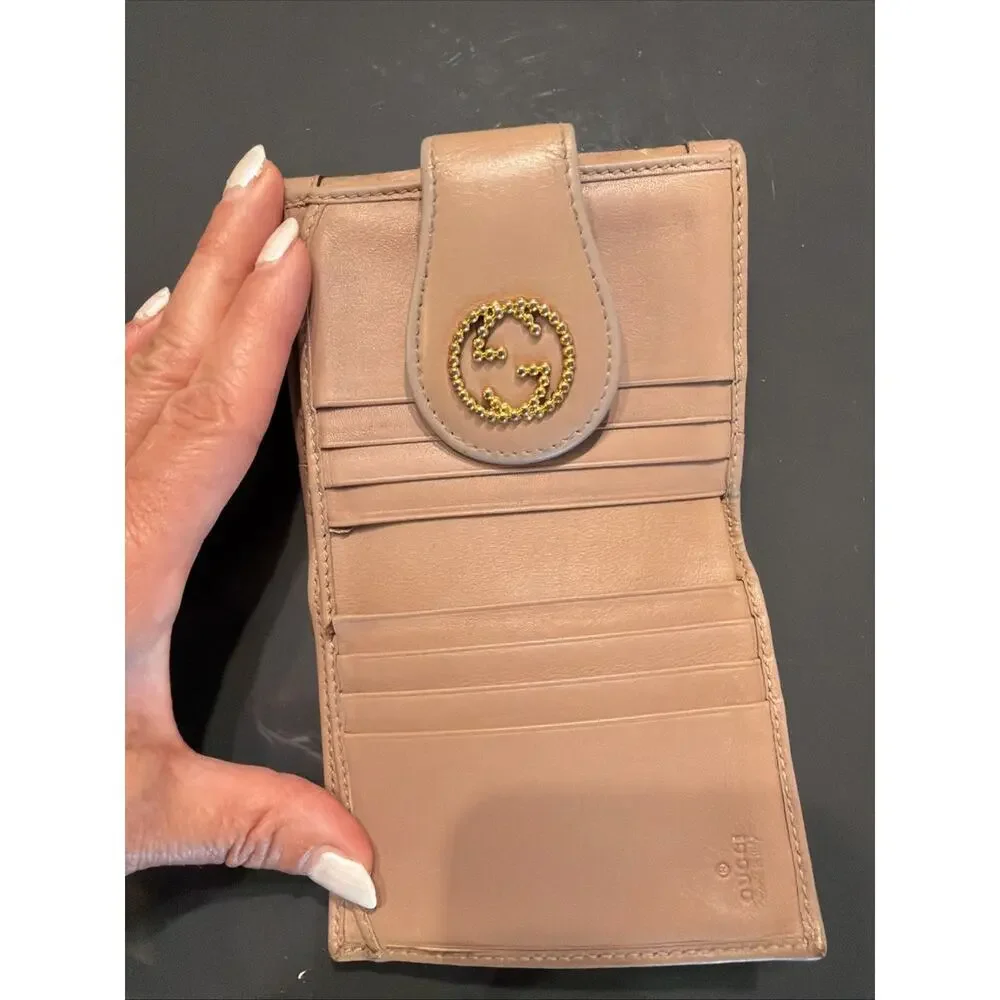 Gucci women leather